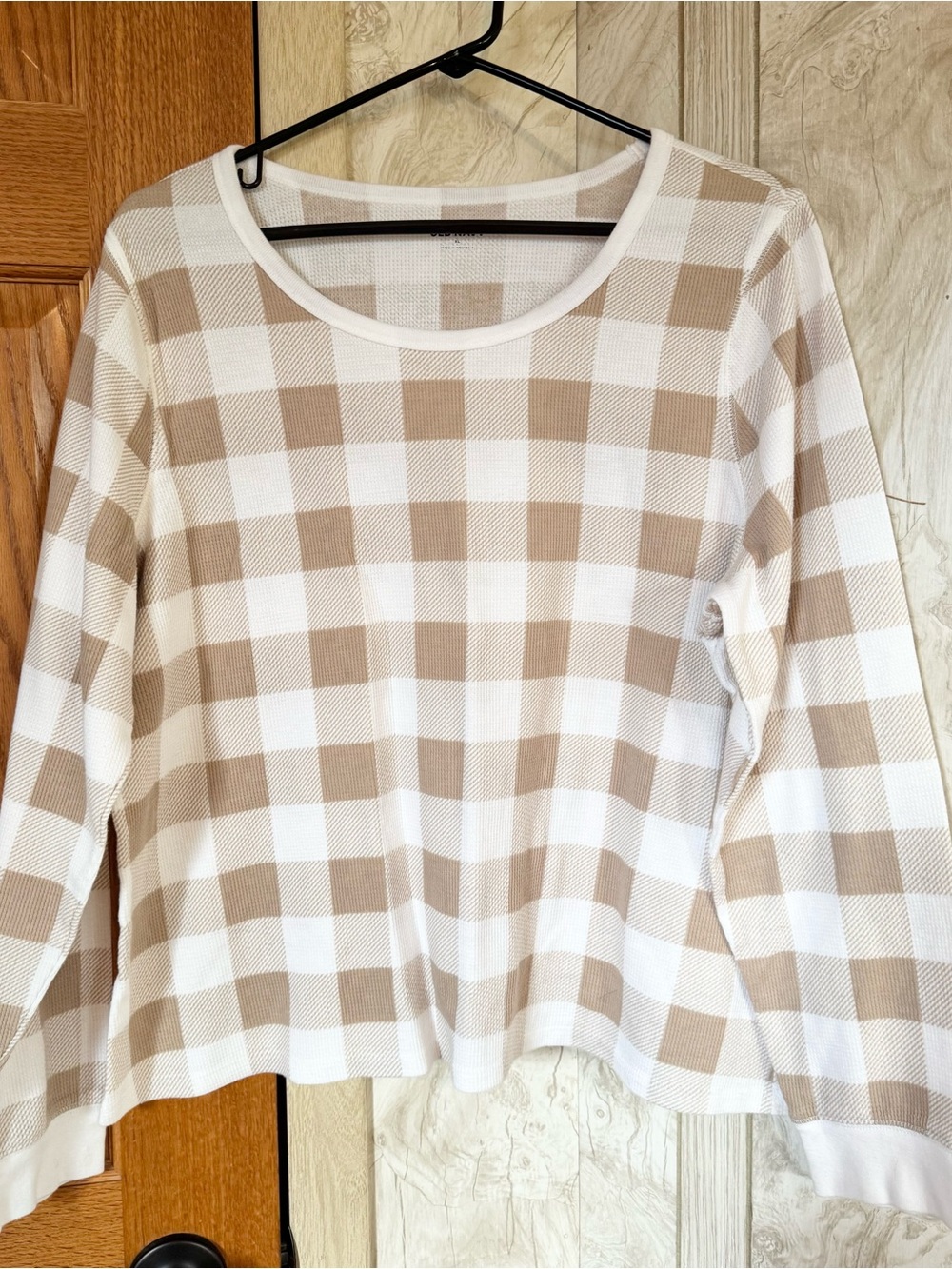 Old Navy Scoop Neck Waffle Beige White Plaid
Pajama Top XL